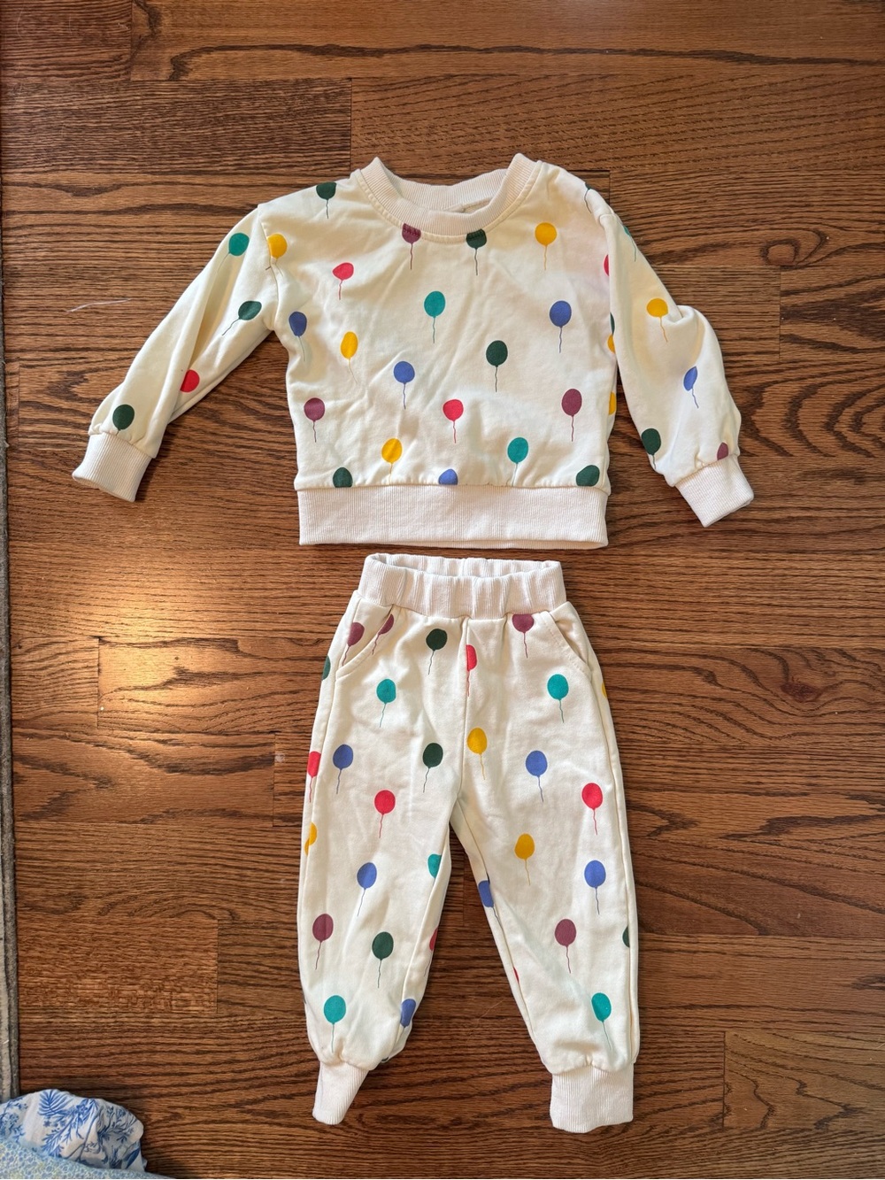 Cream Balloon Print Sweatshirt & Joggers Set